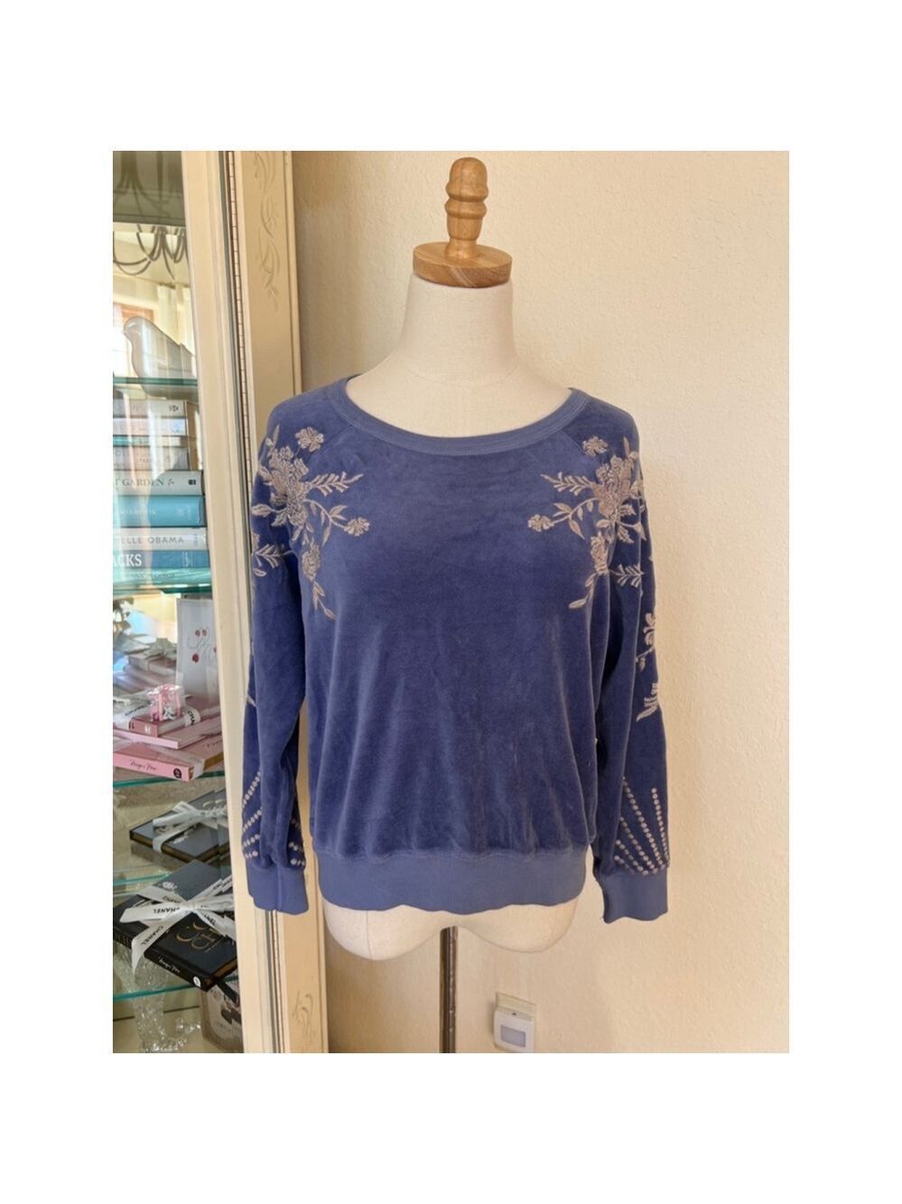 NWT Women's Johnny Was Sweatshirt S Purple with Beige Embroidery